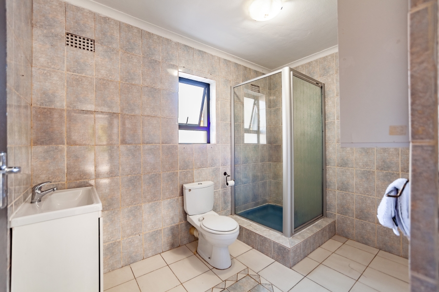 8 Bedroom Property for Sale in Milnerton Ridge Western Cape